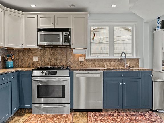 5th image of 54 Trident Ave #54