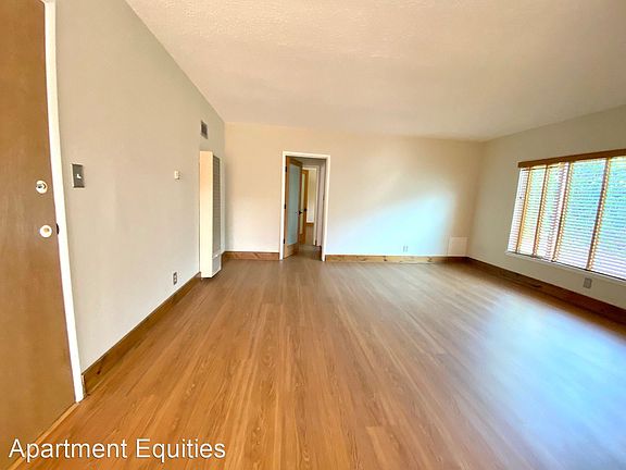 2nd image of 3944 Ingraham St APT 7