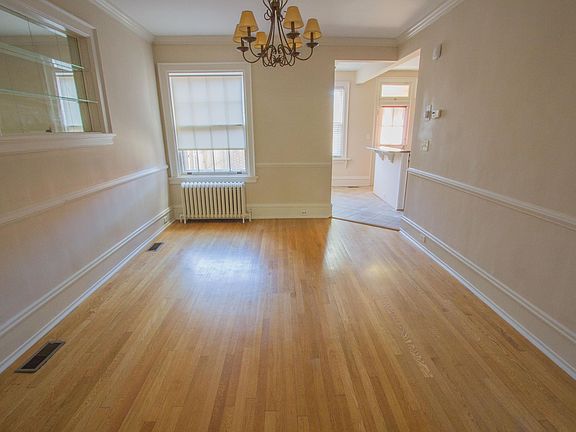 4th image of 208 South Dr