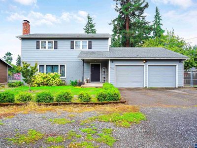 3070 7th St, Hubbard, OR, 97032