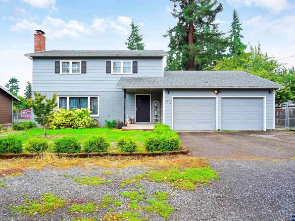 3070 7th St, Hubbard, OR 97032