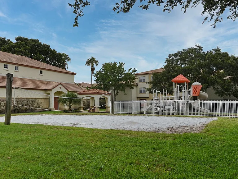 826 Camargo Way #305 — Photo 3
