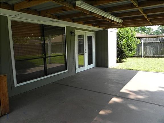5th image of 804 N Pearl Dr