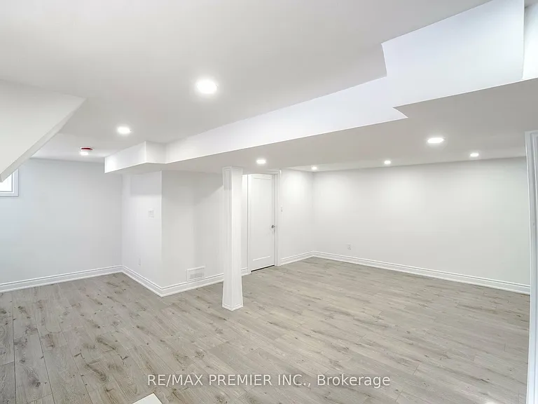 8 Marlborough Rd #BASEMENT — Photo 6