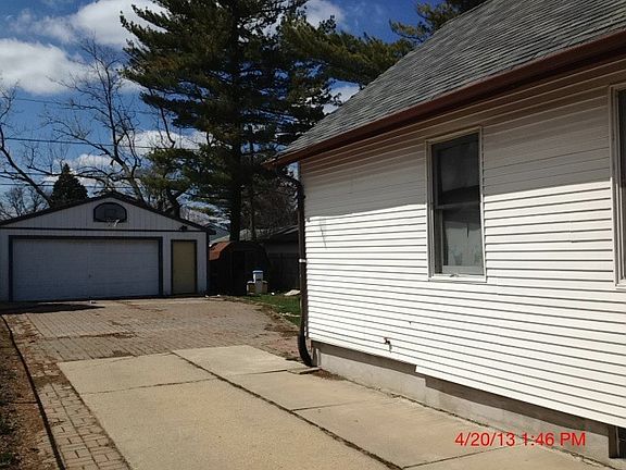 3rd image of 574 S Washington Park