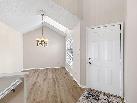 5th image of 1217 Pond View Ln
