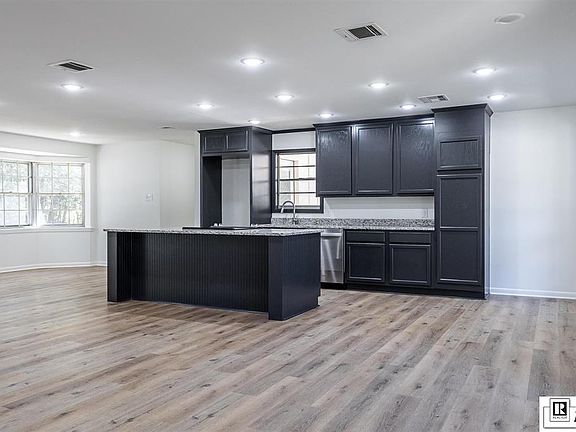 4th image of 200 River Oaks Dr