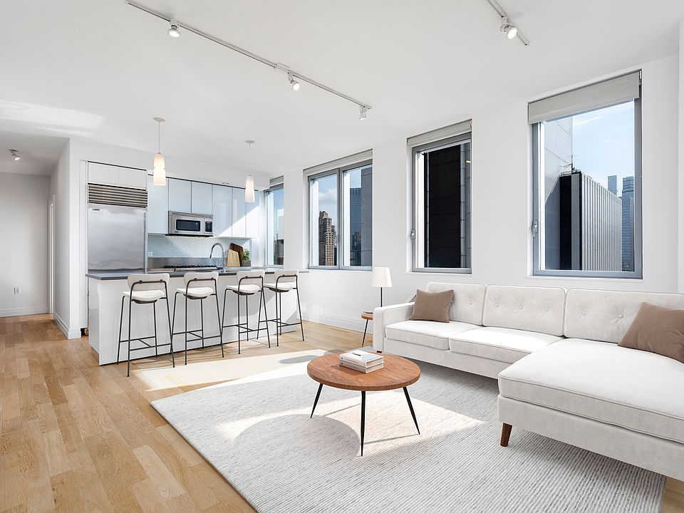 1st image of 554 W 54th St #25Y