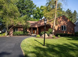 1175 Parkmoor Dr, Brookfield, WI 53005