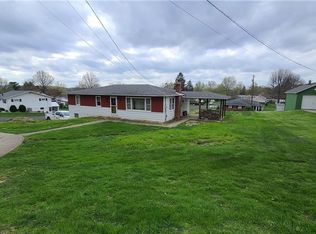 1614 Pleasant Valley Dr, Coshocton, OH