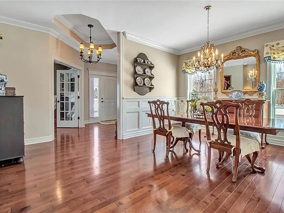 4th image of 9073 Bancroft Dr