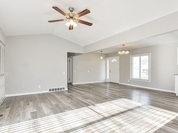 2nd image of 1850 Arundel Dr