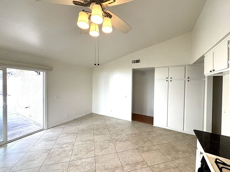 7642 E Woodsboro Ave — Photo 6