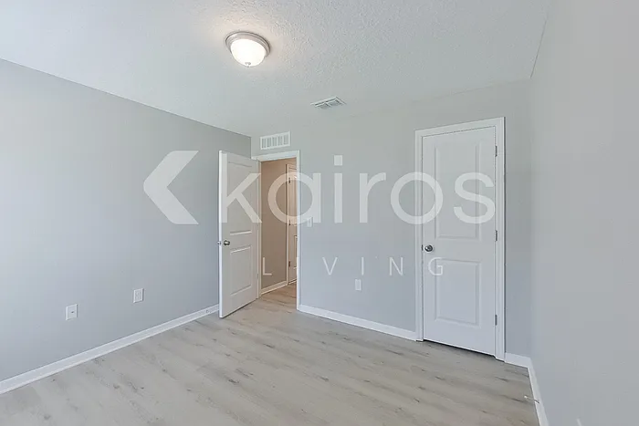 8833 N Vienna Dr — Photo 15