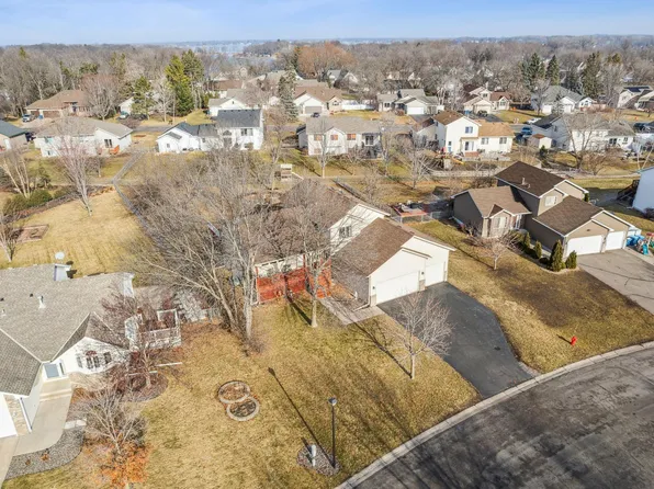 1239 16th Ave SE, Forest Lake, MN 55025