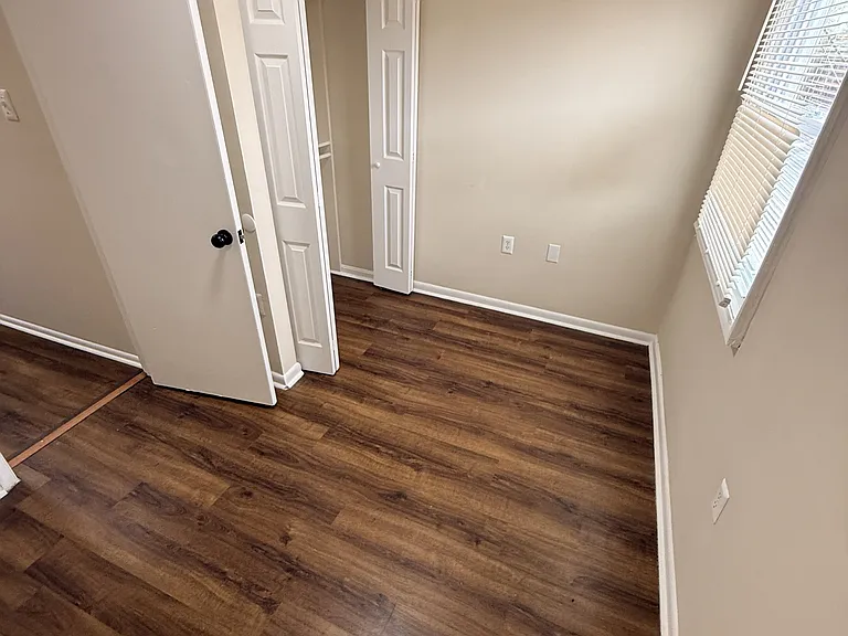 1504 Isherwood St NE — Photo 17