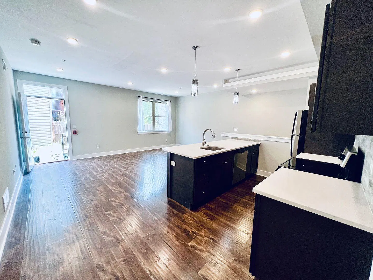 2 bed, 1.5 bath, $1,700 — Photo 4