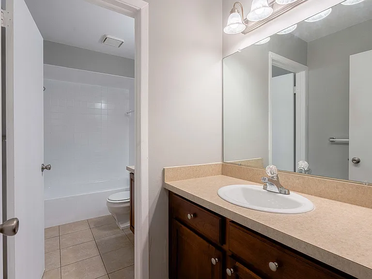 South Glen — Photo 14