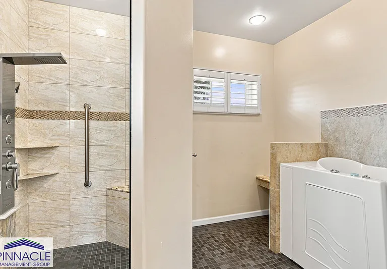 6171 Summer St — Photo 17