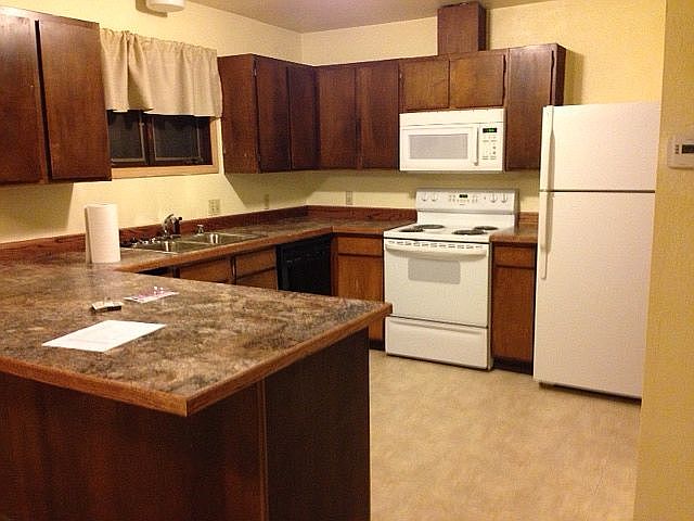 2nd image of 1227 Purtov St