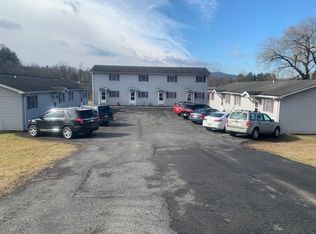 10 Summerfield Ct, Elkins, WV 26241