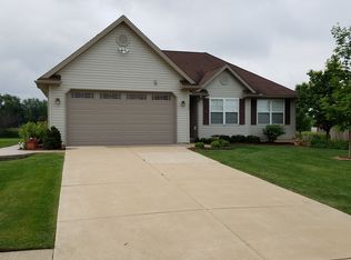 3434 Amber Oaks Dr, Howell, MI 48855