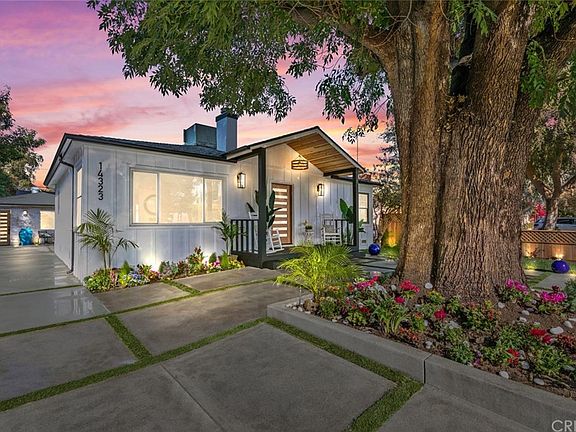 2nd image of 14323 14325 Miranda St