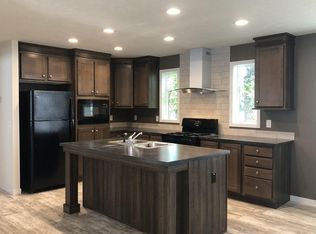 20696 Rosedale Dr, Clinton Twp, MI 48036