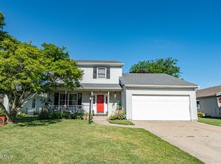 1937 Carvelle Dr, Northwood, OH 43619