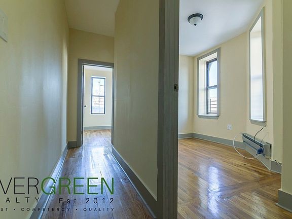 3rd image of 257 Cooper St APT 10
