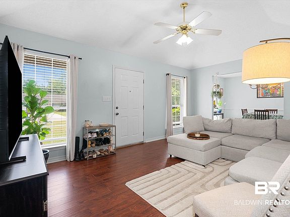 2nd image of 10221 Woodmere Dr