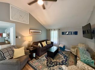 185 Middle St, Farmington, ME 04938