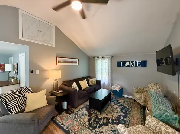 185 Middle Street, Farmington, ME 04938