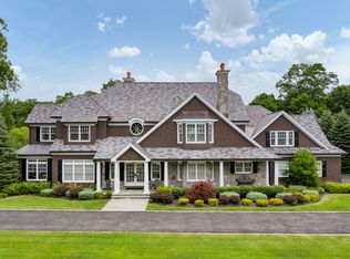 2 Carriage Hill Rd, White Plains, NY 10604