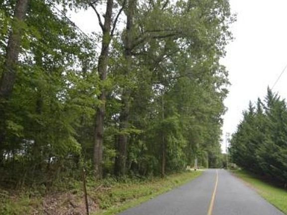 Exterior Neighborhood (street photo)