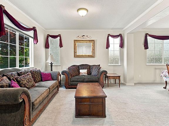 5th image of 976 Trafalgar Cir