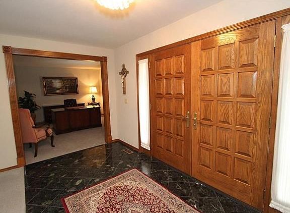 2nd image of 10008 Canterbury Farms Ct