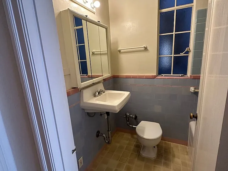 Lantz Building 02 - 2501 Ivy Dr — Photo 12