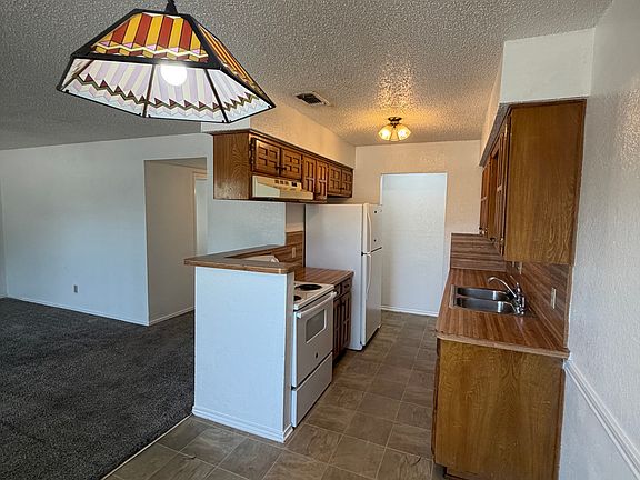 5th image of 213 S Beverly St APT 1