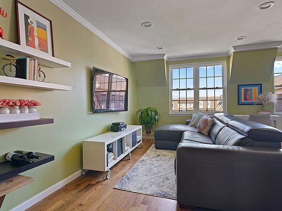 2nd image of 206-07 Lori Dr #60U