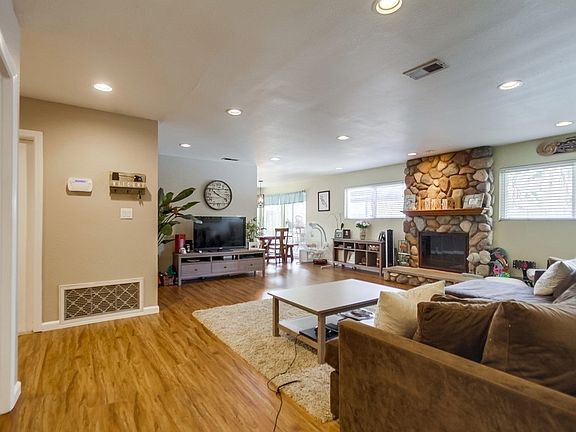 5th image of 8058 King Kelly Dr