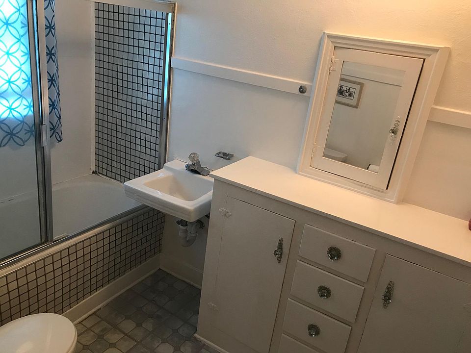 1st image of 253 N Glassell St APT 1