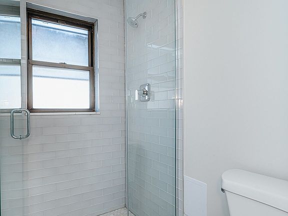 3rd image of 2959 N Damen Ave #2C