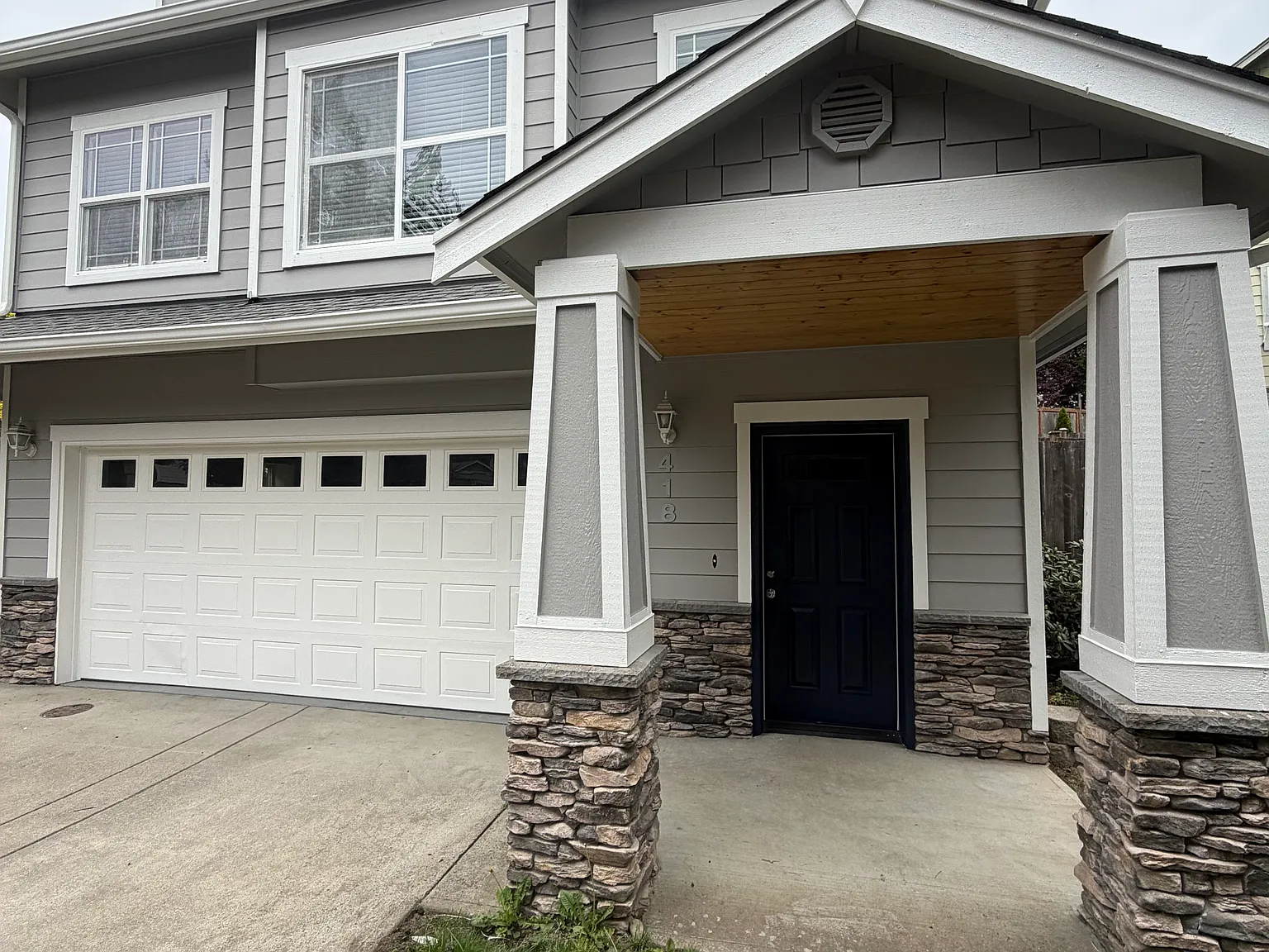 418 46th St SE — Photo 2