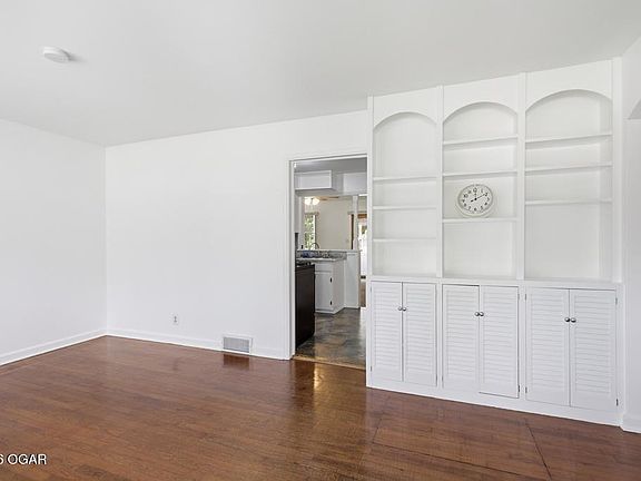 3rd image of 2726 E 13th St