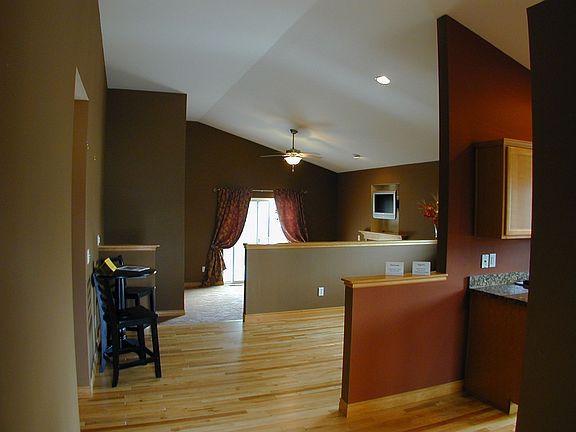 4th image of 1675 Fruitland Dr