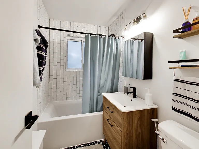 1563 N Colonial Ter #401 — Photo 13