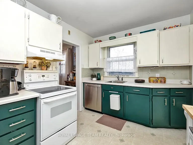 1233 Cheverton Ave — Photo 17