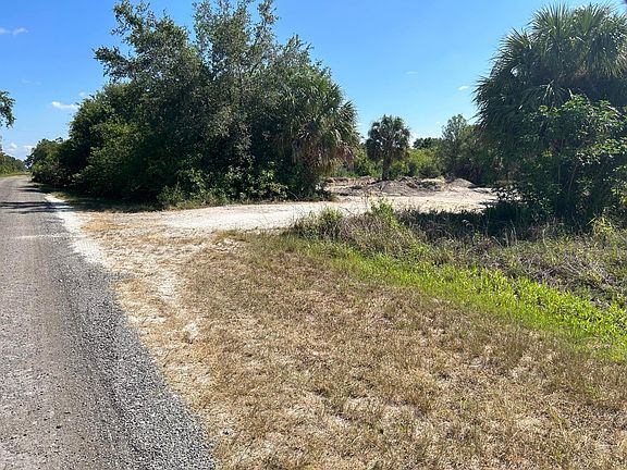 3rd image of 548 Montura Avenue