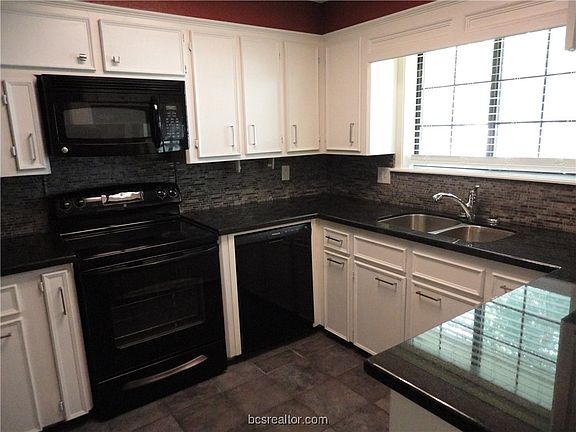 5th image of 3310 Wildrye Dr